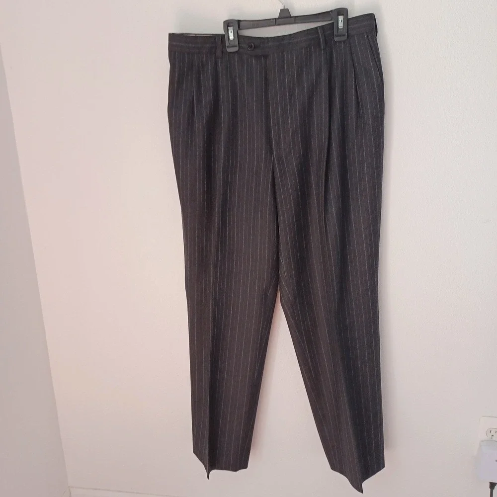Hickey Freeman Madison Suit Mens 44L Charcoal Grey Pinstripe Worsted Wool‎ 3-Btn